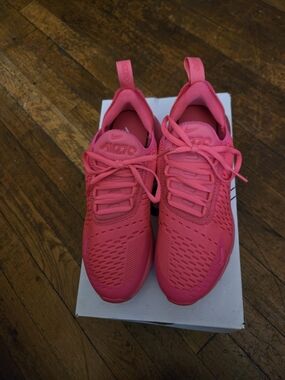 Nike Kids' Air Max 270 in Bright Hyper Pink